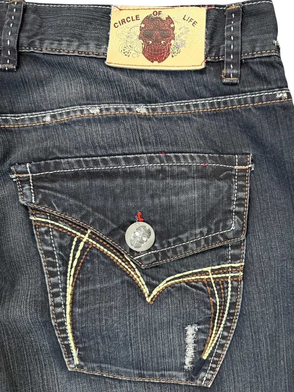 Y2K Circle Of Life Surf Crazy Skull Flap Pocket Jeans 38x31 Distressed Blue